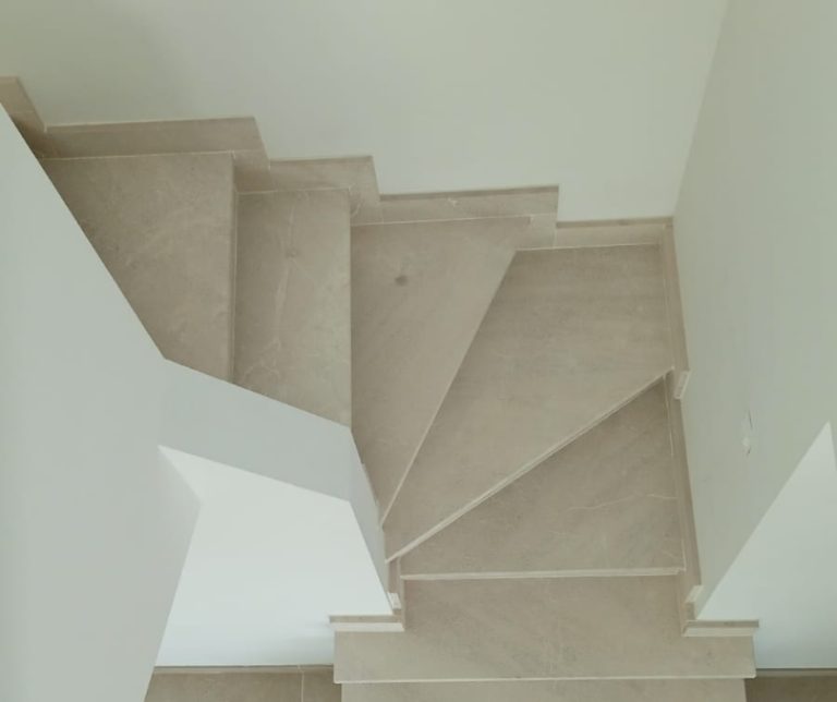 escalera gris zarci mallorca