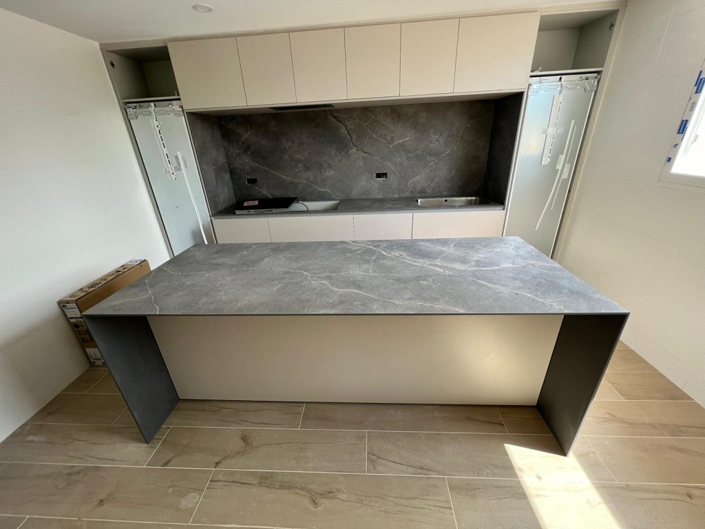encimera porcelanico gris mallorca